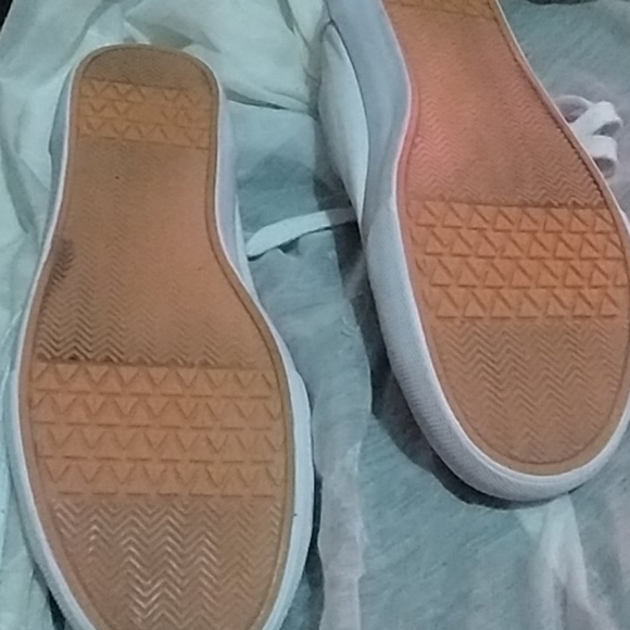 Mossimo canvas sneakers - Picture 5 of 8